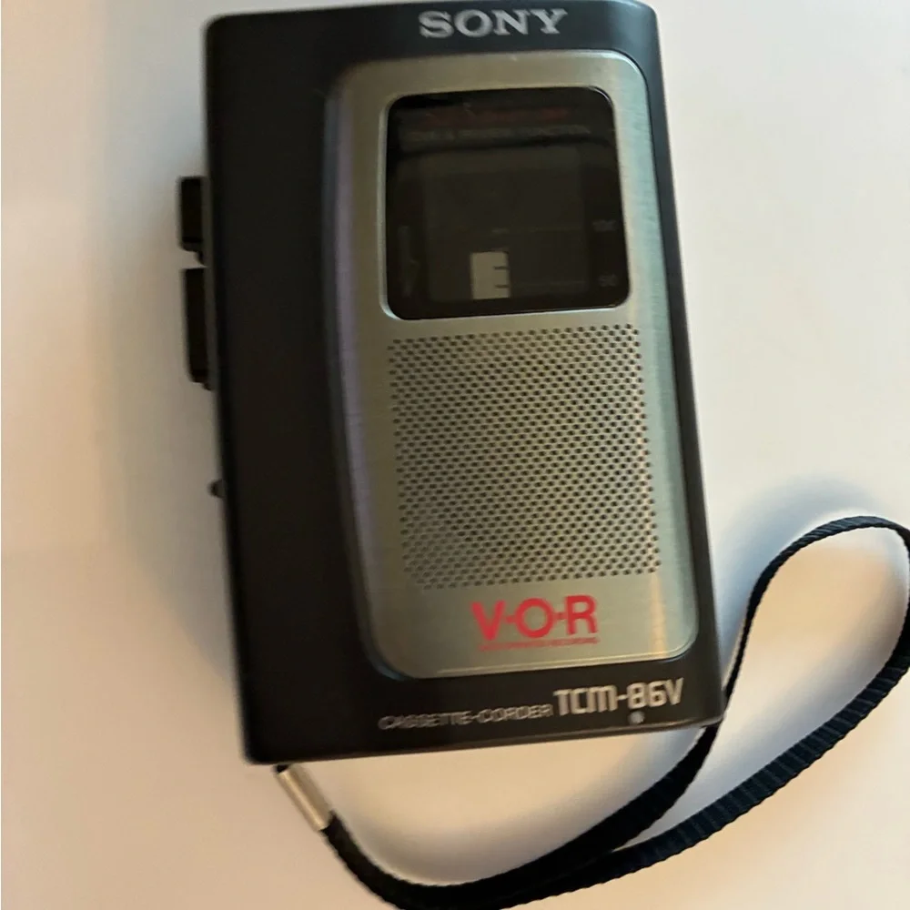 Vintage Sony Handheld Cassette Clear Voice Recorder Player Dictation VOR tested
